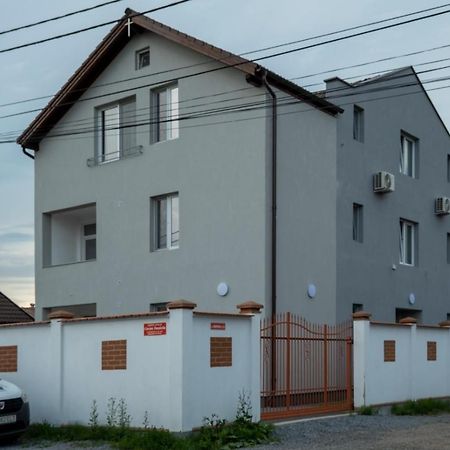 Solomon Apartments Ap 2 Sangeorgiu de Mures Exterior photo